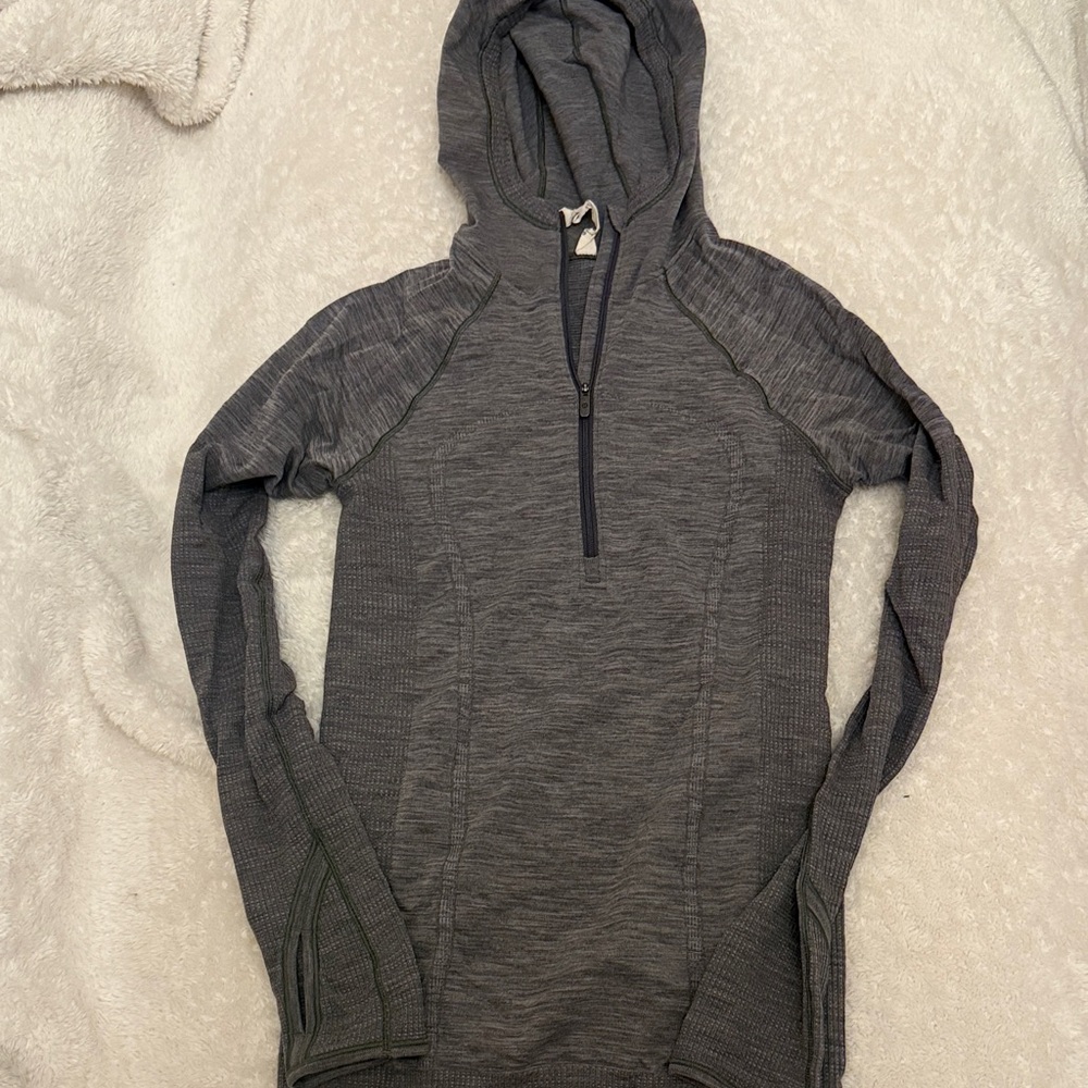 Lululemon Swiftly Wool 1/2 Zip hood size 4 titanium